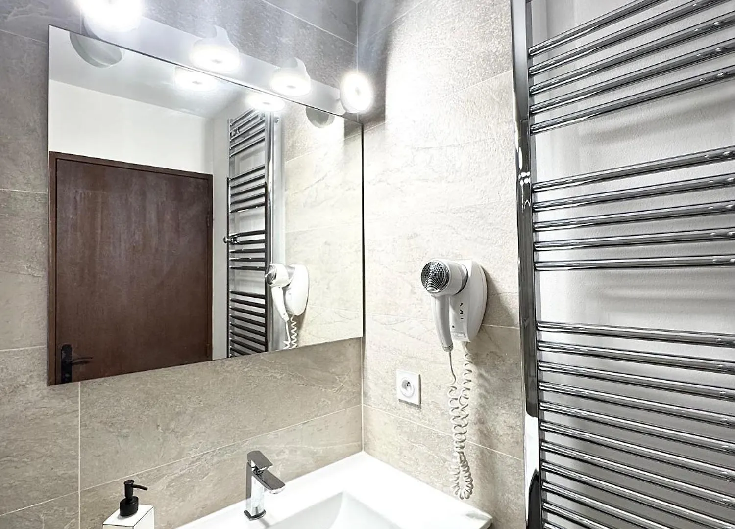Cosy Flat With Swimming Pool, Close To Beach And Congress Center Cannes